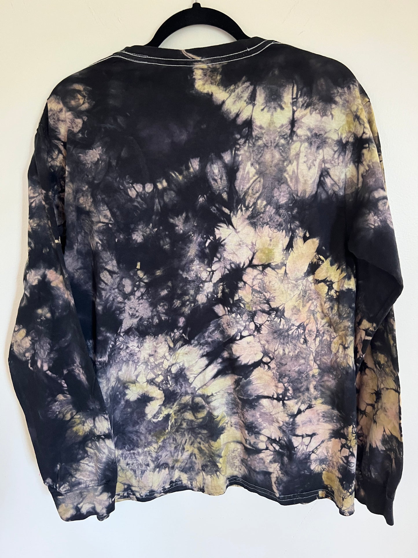 classic long-sleeve shirt (M)