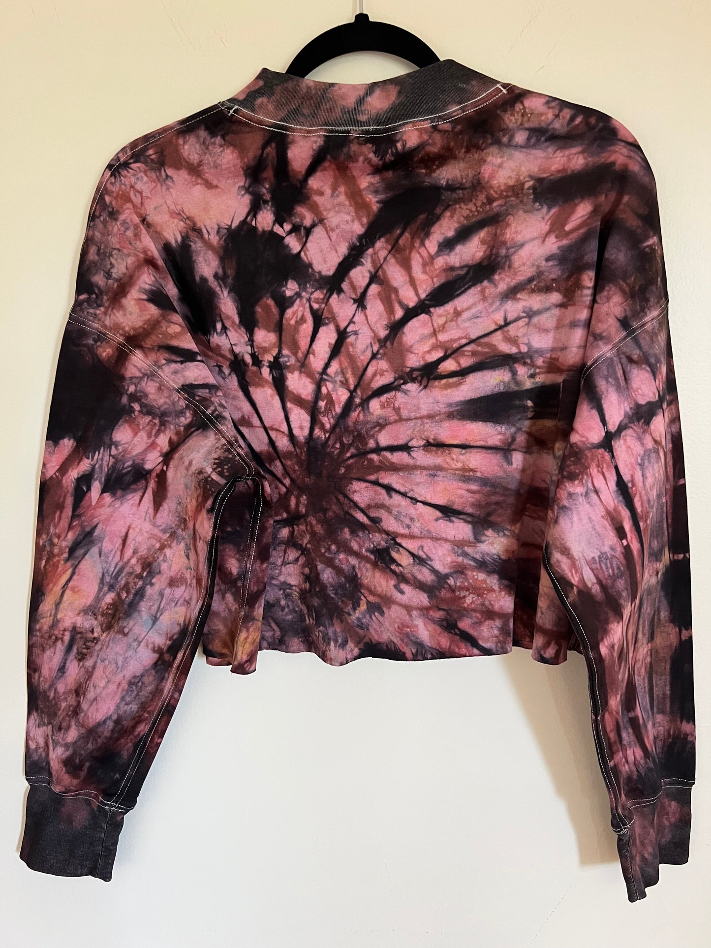 upcycled uniqlo cropped tee (L/XL)
