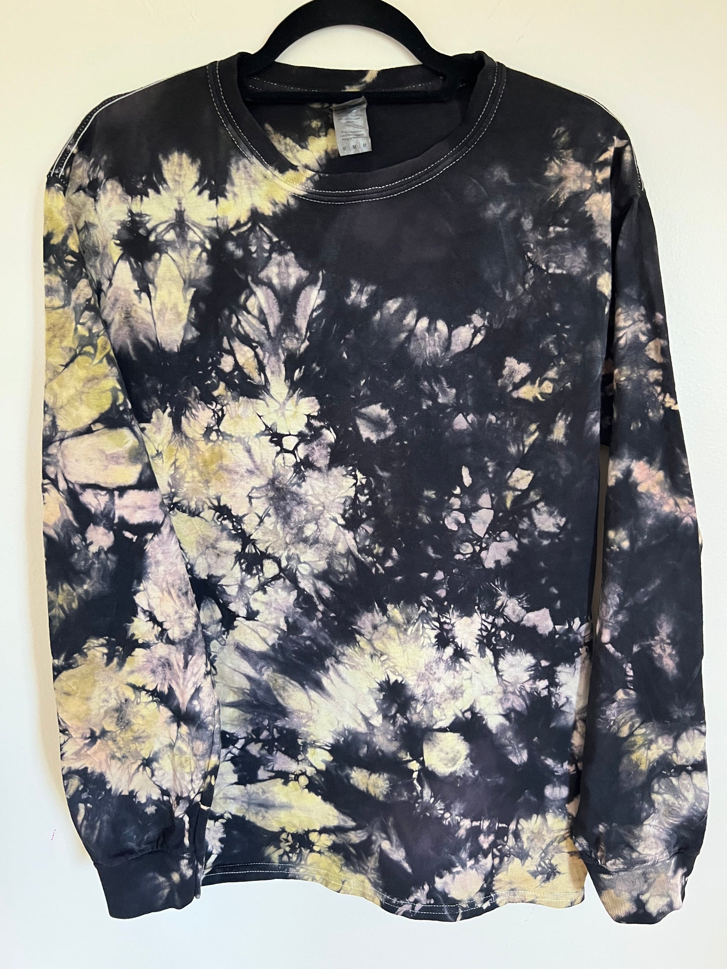 classic long-sleeve shirt (M)